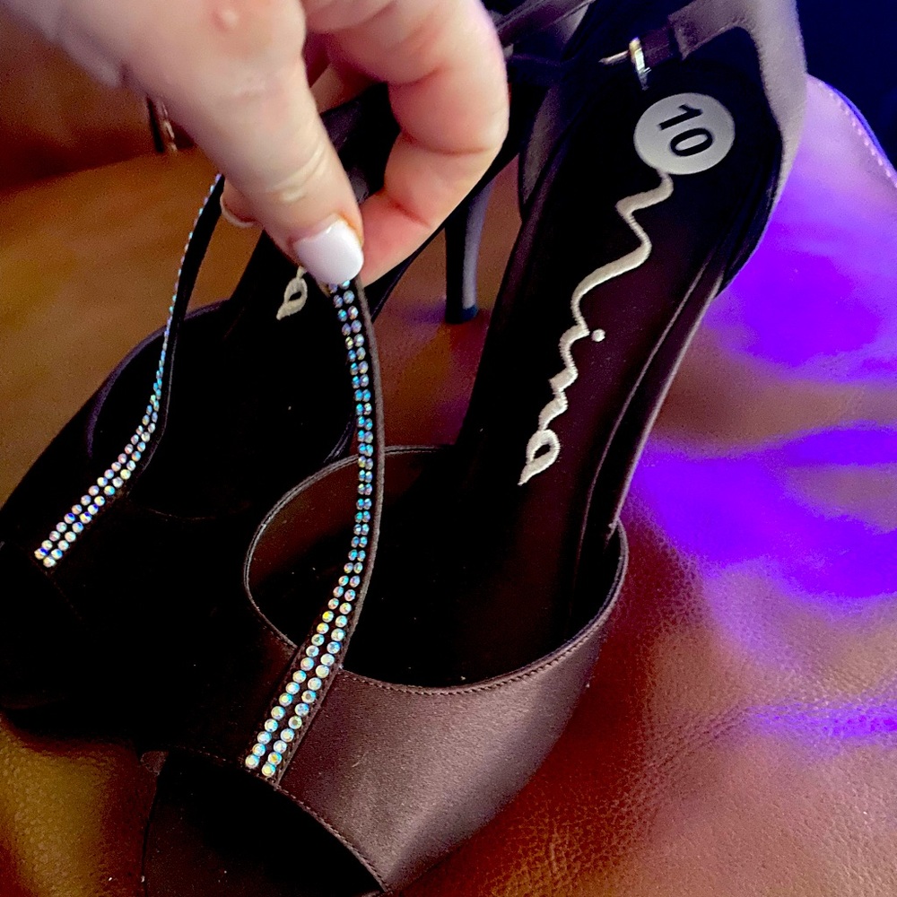 Brand nee Nina Shoes 👠